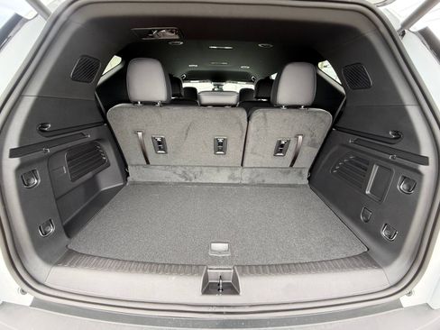 New 2026 Chevrolet Traverse LT w/ Midnight/Sport Edition AWD/4WD image 24