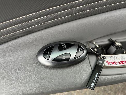 Used 2025 Hyundai Elantra SEL image 22