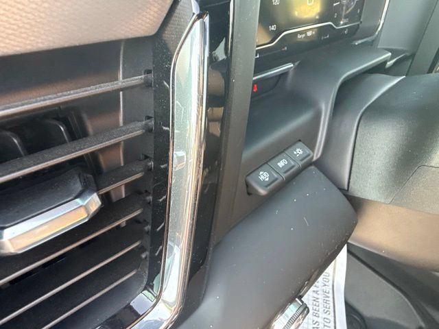 Used 2024 GMC Sierra 2500 Denali w/ Denali Reserve Package AWD/4WD image 16