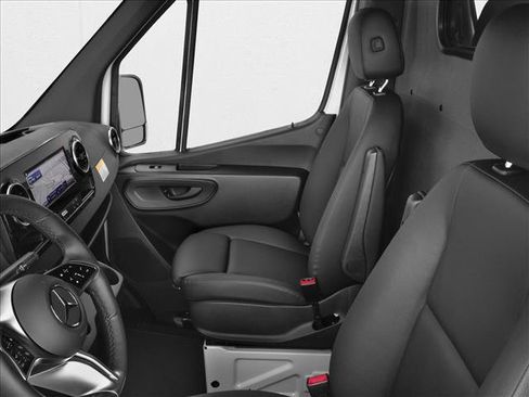 New 2025 Mercedes-Benz eSprinter 170 Cargo image 6