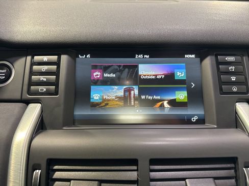 Used 2019 Land Rover Discovery Sport HSE AWD/4WD image 18