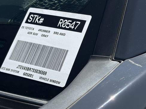 Certified 2025 Toyota 4Runner SR5 AWD/4WD image 32