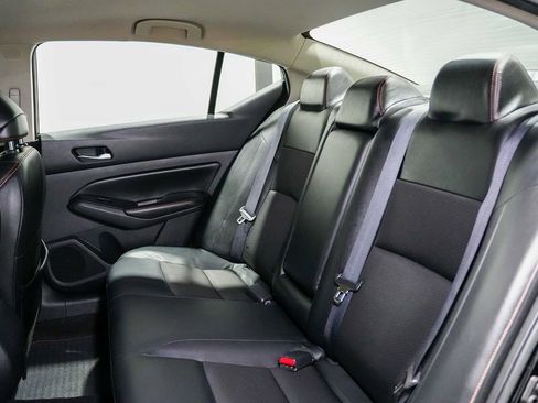 Used 2022 Nissan Altima 2.5 SR FWD image 15