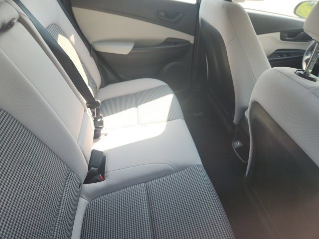 Used 2023 Hyundai Kona SE w/ Cargo Package AWD/4WD image 9