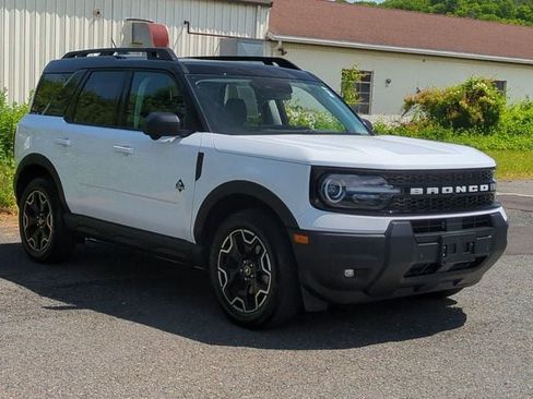 Used 2025 Ford Bronco Sport Outer Banks w/ Outer Banks Tech Package+ AWD/4WD image 3