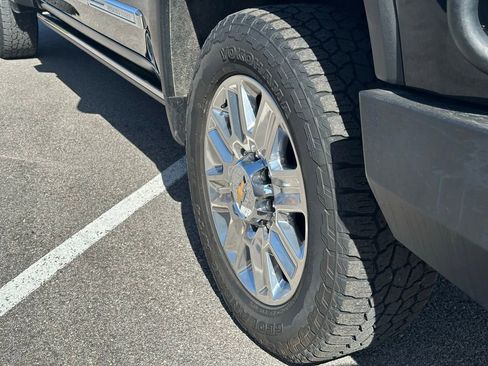 Used 2025 Chevrolet Silverado 2500 High Country w/ Technology Package image 9