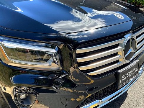 Used 2025 Mercedes-Benz GLB 250 4MATIC image 30