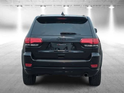 Used 2019 Jeep Grand Cherokee Altitude AWD/4WD image 7