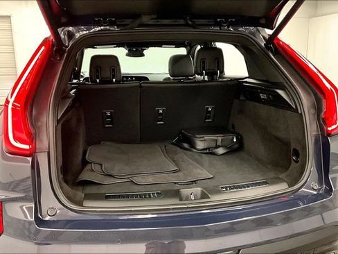 Used 2024 Cadillac XT4 Premium Luxury FWD image 40