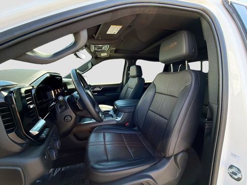 Used 2024 Chevrolet Silverado 1500 High Country w/ High Country Premium Package AWD/4WD image 22
