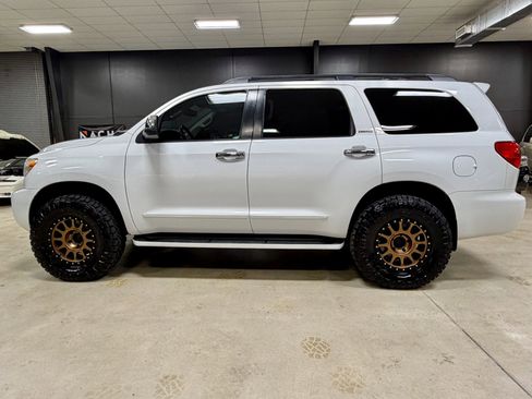 Used 2010 Toyota Sequoia Limited AWD/4WD image 10