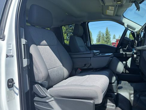 New 2025 Ford F350 XL w/ XL Chrome Package image 31