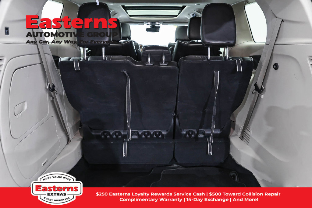 Used 2023 Chrysler Pacifica Limited FWD image 10