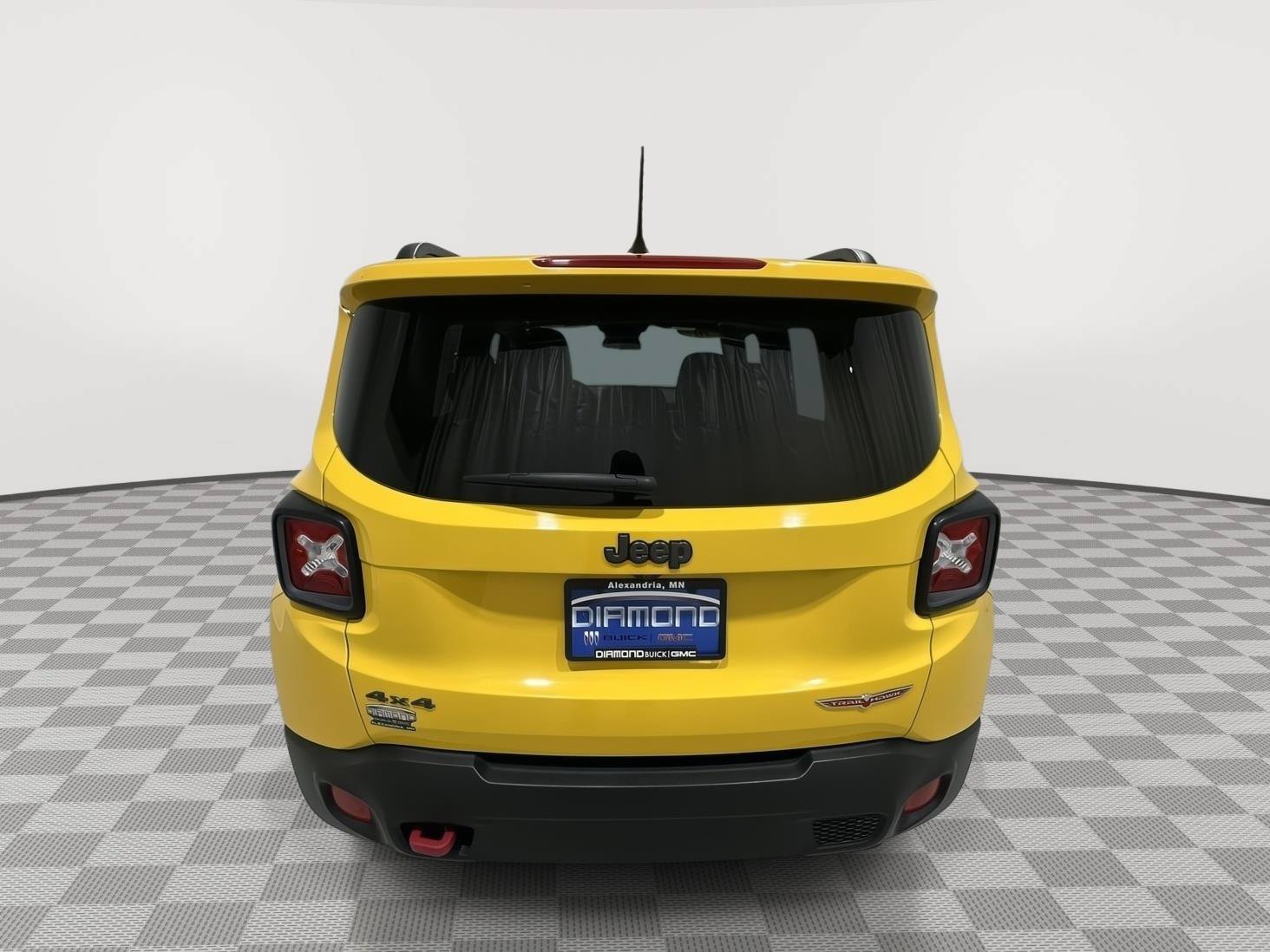 Used 2016 Jeep Renegade Trailhawk AWD/4WD image 4