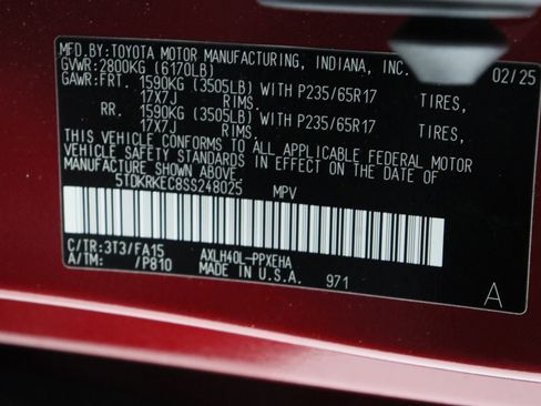 Used 2025 Toyota Sienna LE image 40