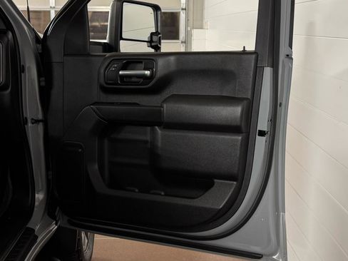 Used 2025 Chevrolet Silverado 2500 Custom w/ Custom Value Package image 39