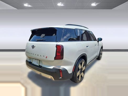 Used 2025 MINI Cooper Countryman S w/ Comfort Package Max image 8