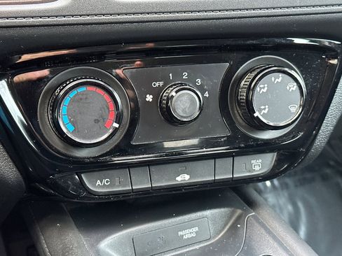 Used 2016 Honda HR-V LX image 17