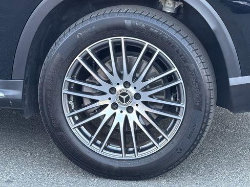 Certified 2025 Mercedes-Benz GLC 300 4MATIC image 34