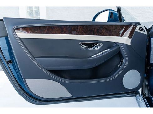 Used 2020 Bentley Continental GT image 24