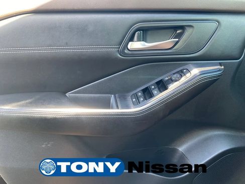 Used 2023 Nissan Rogue SV w/ SV Premium B Package FWD image 12