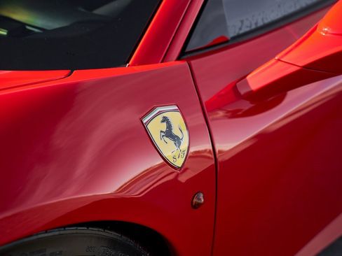 Used 2013 Ferrari 458 Italia Coupe image 8