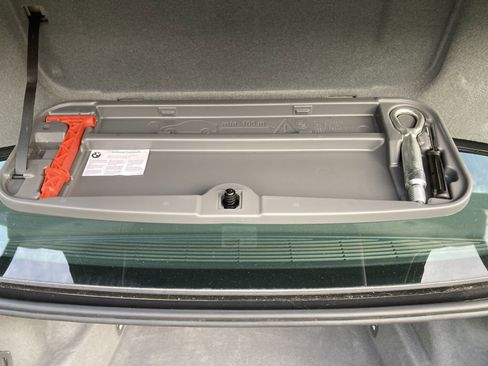 Used 2011 BMW 750Li xDrive image 22