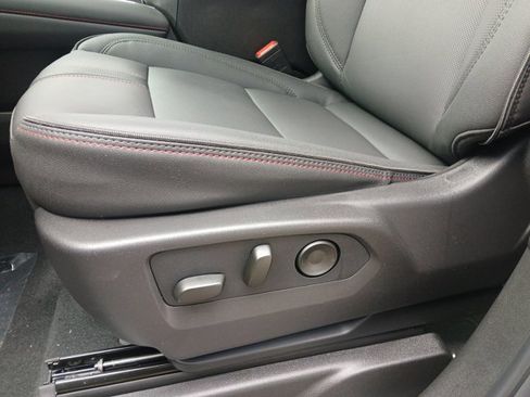 New 2026 Chevrolet Suburban RST w/ RST Capability Package AWD/4WD image 17