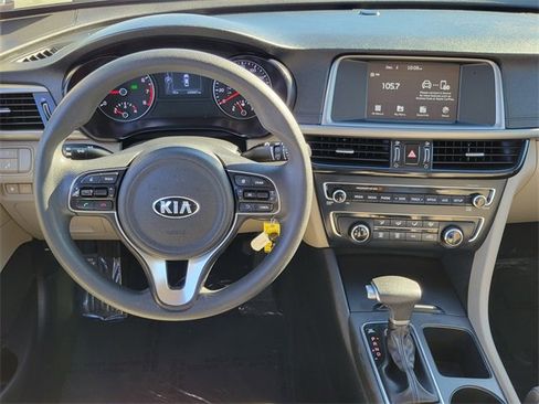 Used 2018 Kia Optima LX image 4
