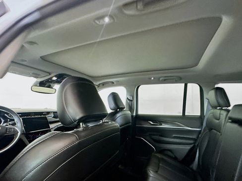 Used 2022 Jeep Grand Cherokee Limited 4xe image 26