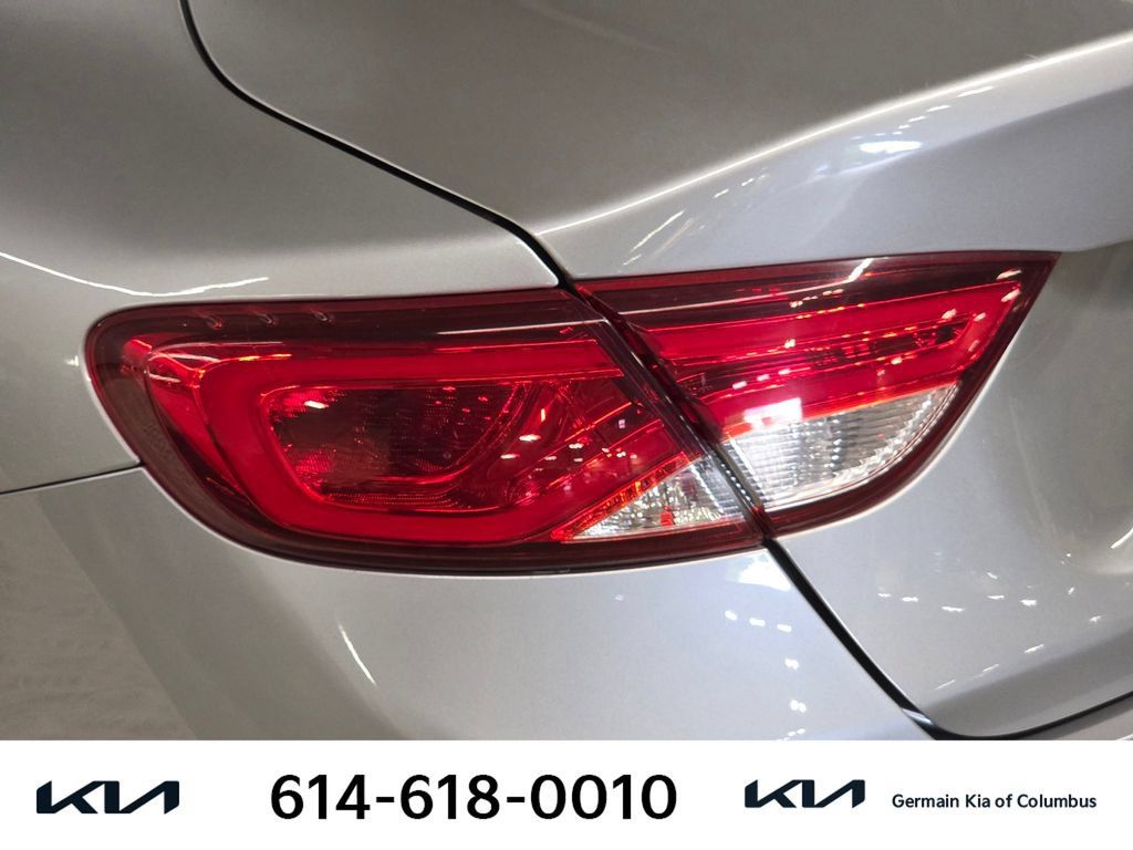 Used 2015 Chrysler 200 Limited FWD image 15