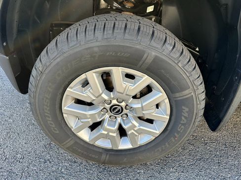 Used 2023 Nissan Frontier SV w/ SV Convenience Package image 33