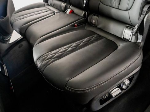 Used 2025 BMW ALPINA XB7 AWD/4WD image 27