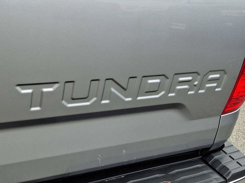 Used 2018 Toyota Tundra SR5 image 31