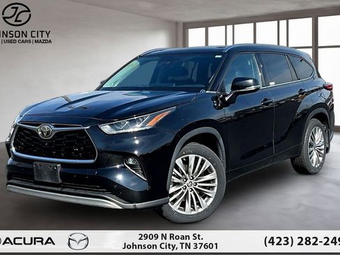 Used 2021 Toyota Highlander Platinum AWD/4WD image 1