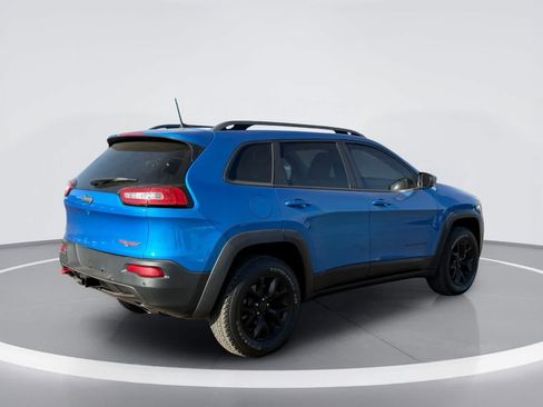 Used 2017 Jeep Cherokee Trailhawk w/ Comfort/Convenience Group AWD/4WD image 5