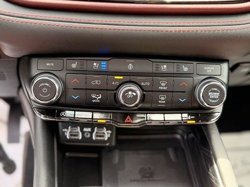 Used 2024 Dodge Durango Citadel AWD/4WD image 33