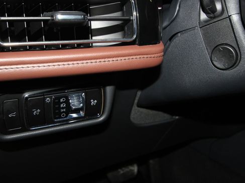 Used 2025 Lincoln Aviator Reserve w/ Equipment Group 201A image 10