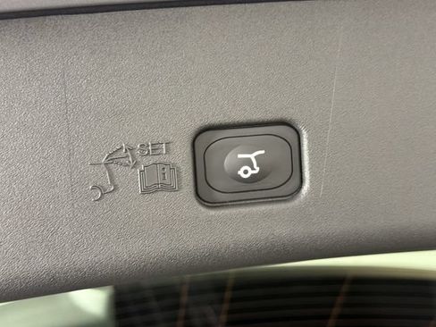 Used 2024 Lincoln Navigator Reserve AWD/4WD image 24