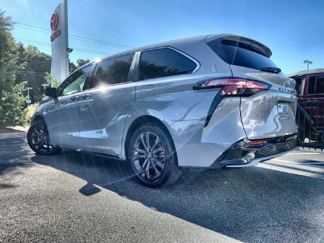 Certified 2024 Toyota Sienna XSE FWD image 6