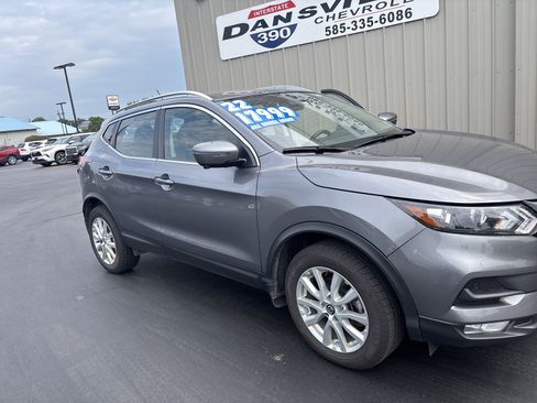 Used 2022 Nissan Rogue Sport SV w/ Technology Package AWD/4WD image 1