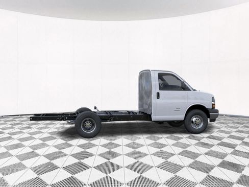 New 2025 Chevrolet Express 3500 w/ Power Convenience Package RWD image 12