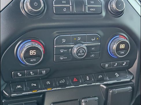Used 2021 Chevrolet Silverado 1500 LTZ w/ Technology Package AWD/4WD image 15