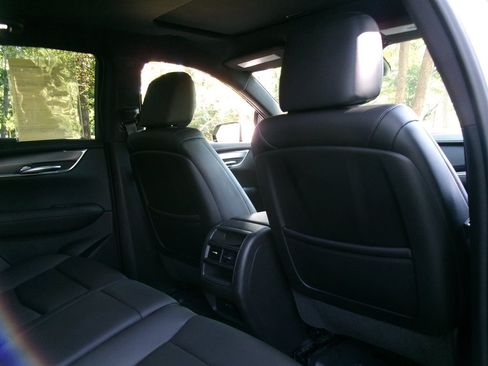 Used 2022 Cadillac XT5 Luxury w/ LPO, Radiant Package FWD image 20