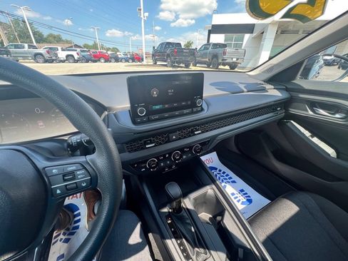 Used 2025 Honda Accord SE image 21