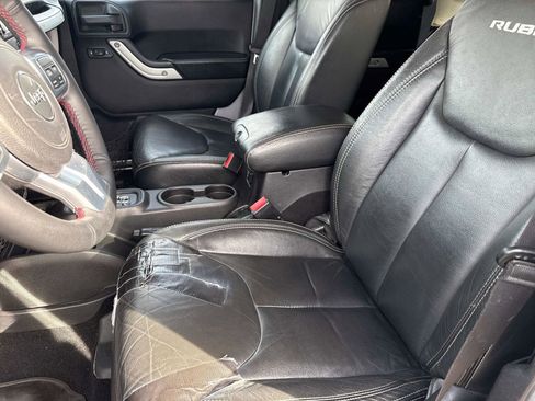 Used 2015 Jeep Wrangler Unlimited Rubicon image 18