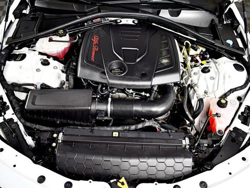 Used 2020 Alfa Romeo Giulia AWD w/ Quick Order Package 22J Sport image 43