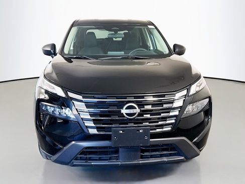 Used 2024 Nissan Rogue S image 2