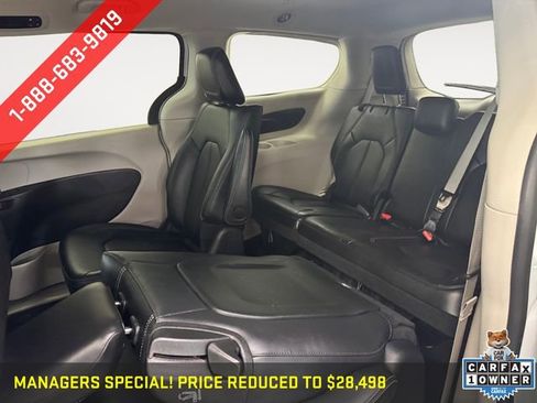 Used 2024 Chrysler Pacifica Limited FWD image 23