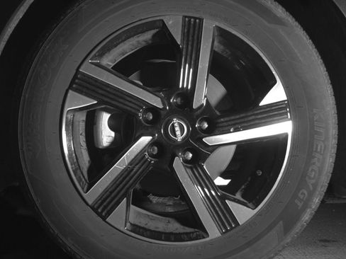 Used 2025 Nissan Sentra SV FWD image 14